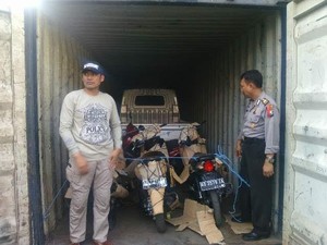 Polisi Gagalkan Penyelundupan Mobil dan Motor ke Timor Leste