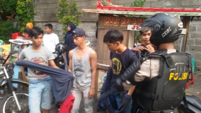 Puluhan Remaja Lempari Polisi dengan Batu di Palmerah