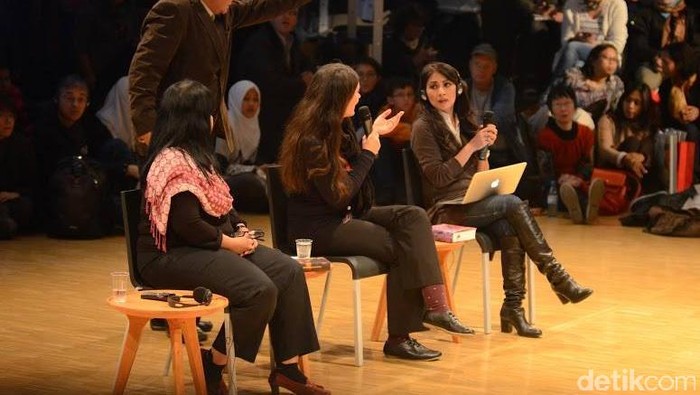 Suasana diskusi di paviliun Indonesia di Frankfurt book Fair