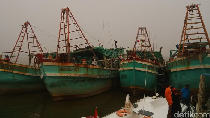 Kementerian KKP Musnahkan 4 Kapal Vietnam di Perairan Pontianak Hari Ini