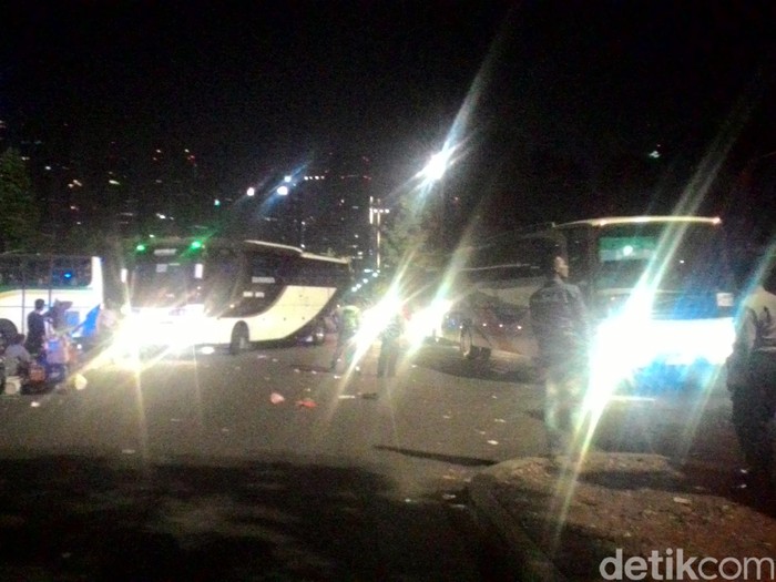 Bobotoh Balik ke Bandung, Parkir Timur Senayan Jadi Terminal Dadakan