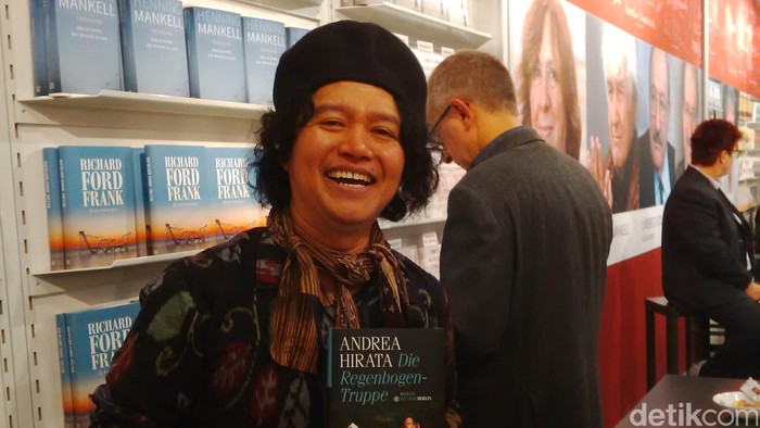 Andrea Hirata di Frankfurt, 2 Meter Dari Pemenang Nobel Sastra