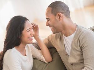 5 Tanda Si Dia Tidak Benar-benar Serius Mau Menjalin Hubungan Cinta