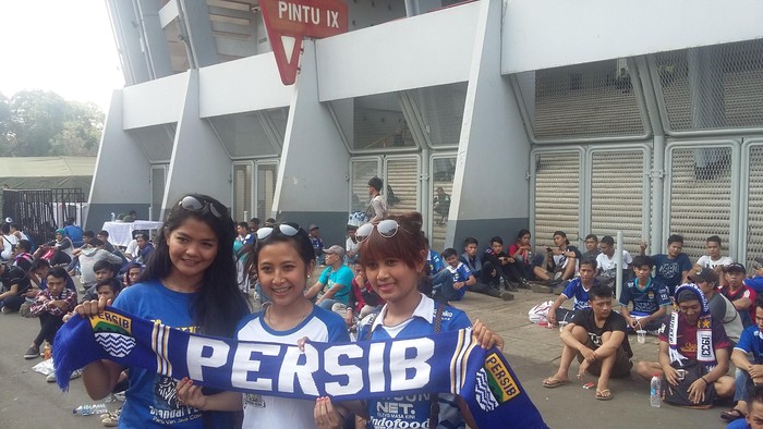 Cuma Ada Satu Layar, Bobotoh Kecewa Nobar di Gedung Sate