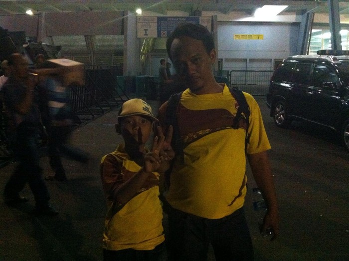 Usai Nonton Final di GBK, Suporter Sriwijaya FC Tetap Jaga Ketertiban