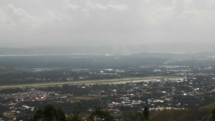 Dapat Kiriman Asap, Sudah 3 Hari Bandara Timika Ditutup