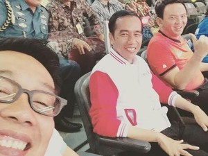 Selfie Ridwan Kamil, Senyum Jokowi, dan Acungan Jempol Ahok di GBK