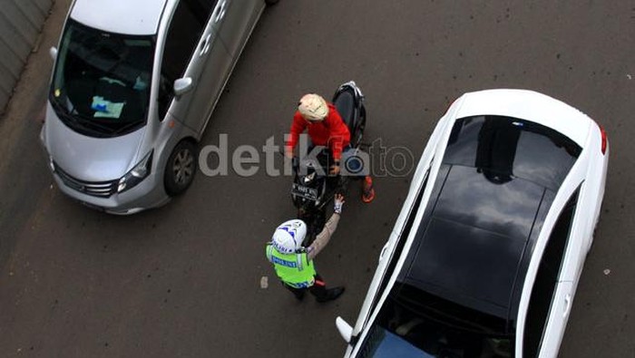 Gugatan Tilang Pemotor Masuk Bundaran HI-Monas Gugur