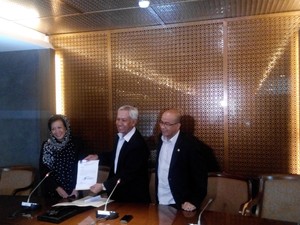 Plt Sekjen NasDem Serahkan Surat Pengunduran Diri Rio Capella ke DPR