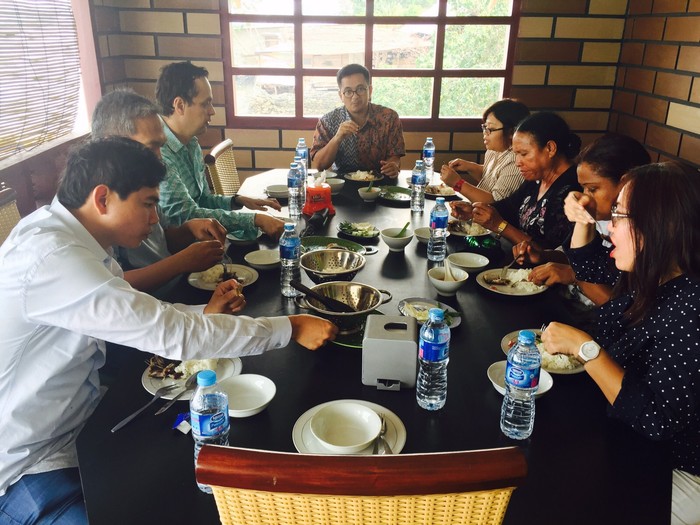 Eksotisme Pantai Perawan dan Kisah Matahari Dibarter Ikan Isi Kenari