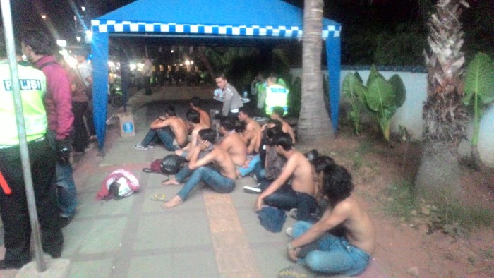Lempar Batu ke Bus di Cawang, Puluhan Remaja Diamankan Polisi