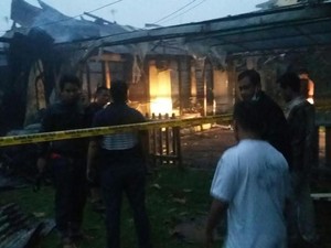 Asrama Brimob Polda Riau di Pekanbaru Terbakar