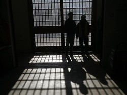 Vlogger Dihukum Penjara, Unggah Video Peluk Orang Tak Dikenal di Jalanan