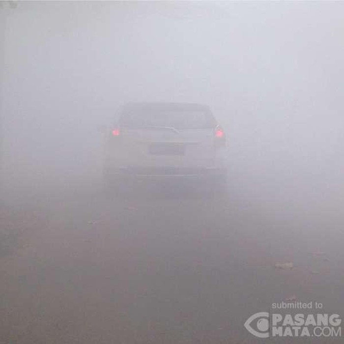 Kabut Asap Begitu Tebal di Kota Sampit, Pengendara Mesti Bunyikan Klakson