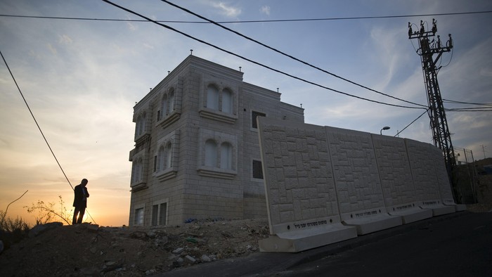 Israel Mulai Bangun Tembok Pembatas di Yerusalem Timur