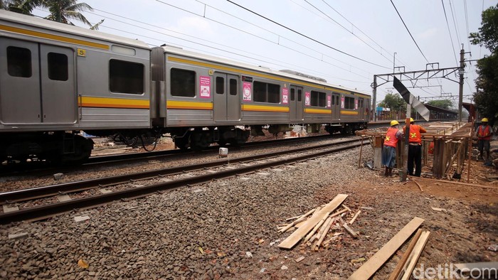 KRL Alami Gangguan Pantograph di Stasiun Rawa Buntu Serpong