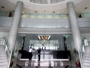 Eks Ketua: Kalau KY Adem Ayem, Wajar Banyak Hakim Nakal
