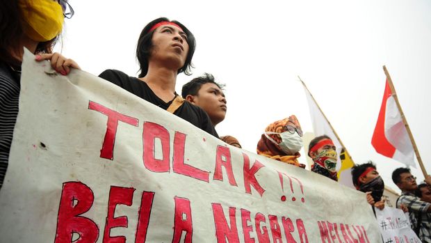 Aliansi Pemuda dan Mahasiswa Kalimantan Barat (AMKB) menolak Bela Negara dan Wajai Militer yang dinilai mengancam kebebasan dan demokrasi.