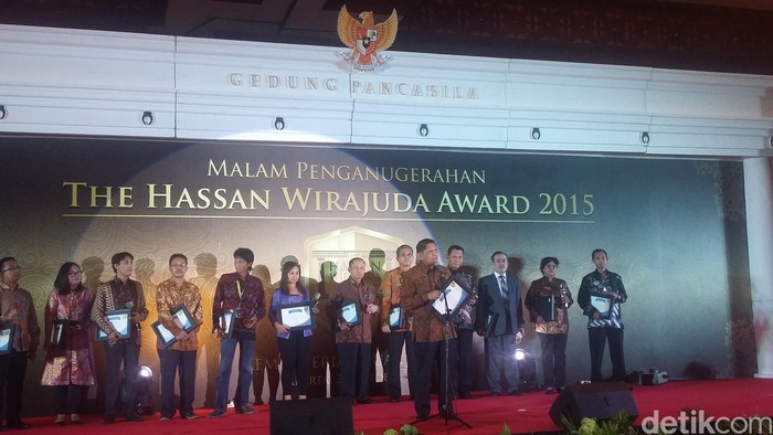 DVI Polri Terima Penghargaan The Hassan Wirajuda Award