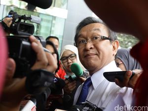 Sidang Perdana Novanto Digelar Besok, Pengacara: Duduk Manis Saja