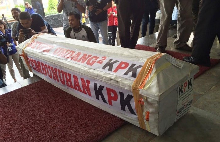 KPK Bisa Mengangkat Penyidik Sendiri, Tapi Penyadapan Dibatasi
