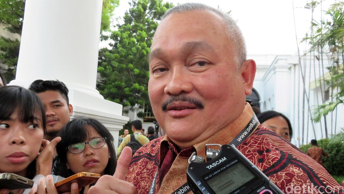 Alex Noerdin Gubernur Sumatera Selatan Alex Noerdin saat mendatangi Istana Negara, Jakarta, Rabu (21/10/2014). Bagus Prihantoro Nugroho/detikcom.