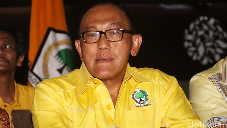 Saat Ical Turun Gunung demi Aziz Syamsuddin Saat Ical Turun Gunung demi Aziz Syamsuddin