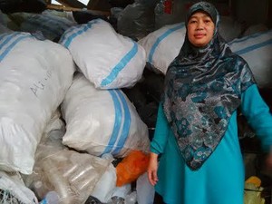 Elis Bidik Acara Arisan dan Pengajian untuk Geliatkan Bank Sampah