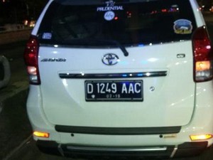 Petugas PJR Amankan Avanza Berpelat Bodong dan STNK Palsu di Tol Semanggi
