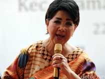 Titiek Puspa dan Fiat 1300 yang Bikin Heboh
