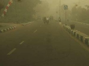 Foto-foto Dramatis Saat Asap Melahap Jalan Hingga Jembatan