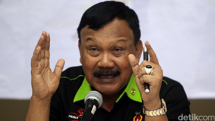 Wakil Ketua KONI Suwarno memberikan keterangan pers saat menghadiri acara saresehan bertajuk 