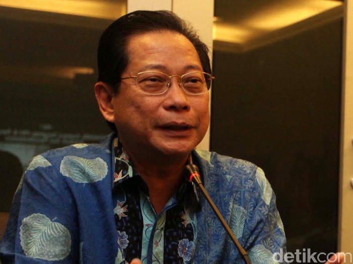 Presiden Direktur BCA Jahja Setiaatmadja saat menghadiri jumpa pers soal penangkapan sindikat pembobol ATM di Jakarta, Senin (03/03/2014). Agung Pambudhy/detikcom