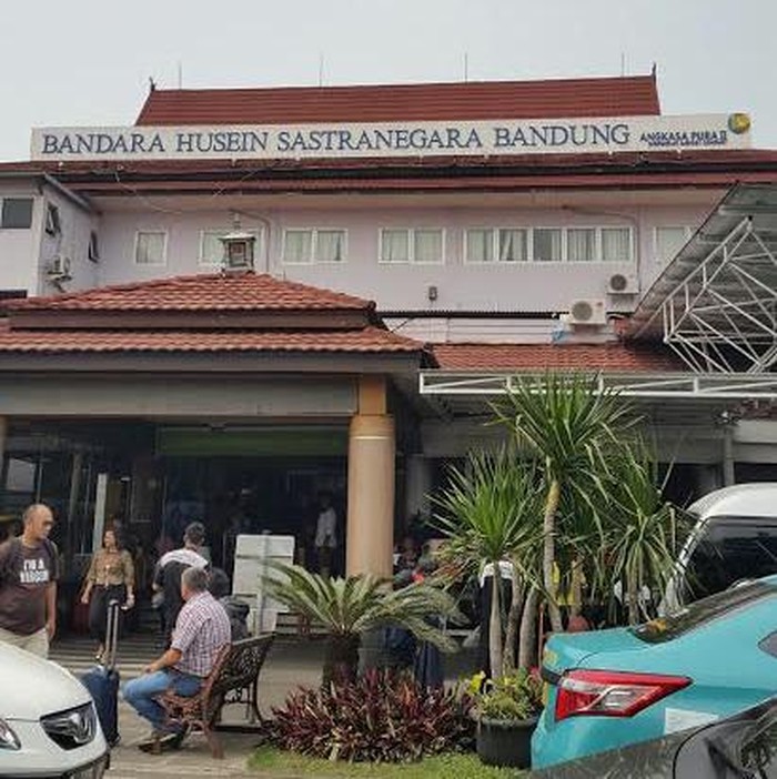 Langit Bandung Tertutup Kabut, 5 Penerbangan Delay dan 6 Dioper ke Soekarno-Hatta