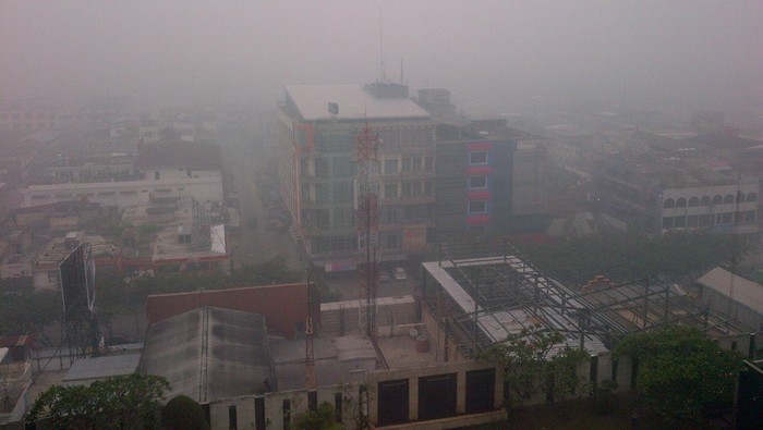 Pagi Ini Asap Pekat Masih Selimuti Langit Pekanbaru
