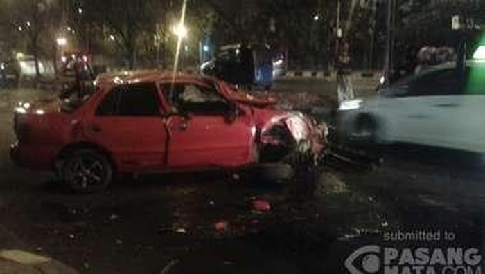 Sederet Kecelakaan Mobil Terjadi di Jakarta Pagi Ini