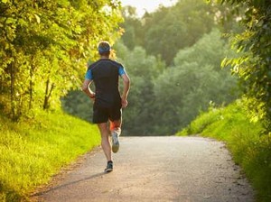 Mau Lari 10K Lebih Cepat? Coba Trik Ini, Nomor 3 Wajib Kamu Terapkan!