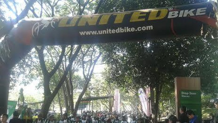 Bersepeda di Tengah Satwa Liar Taman Safari Pacu Andrenalin