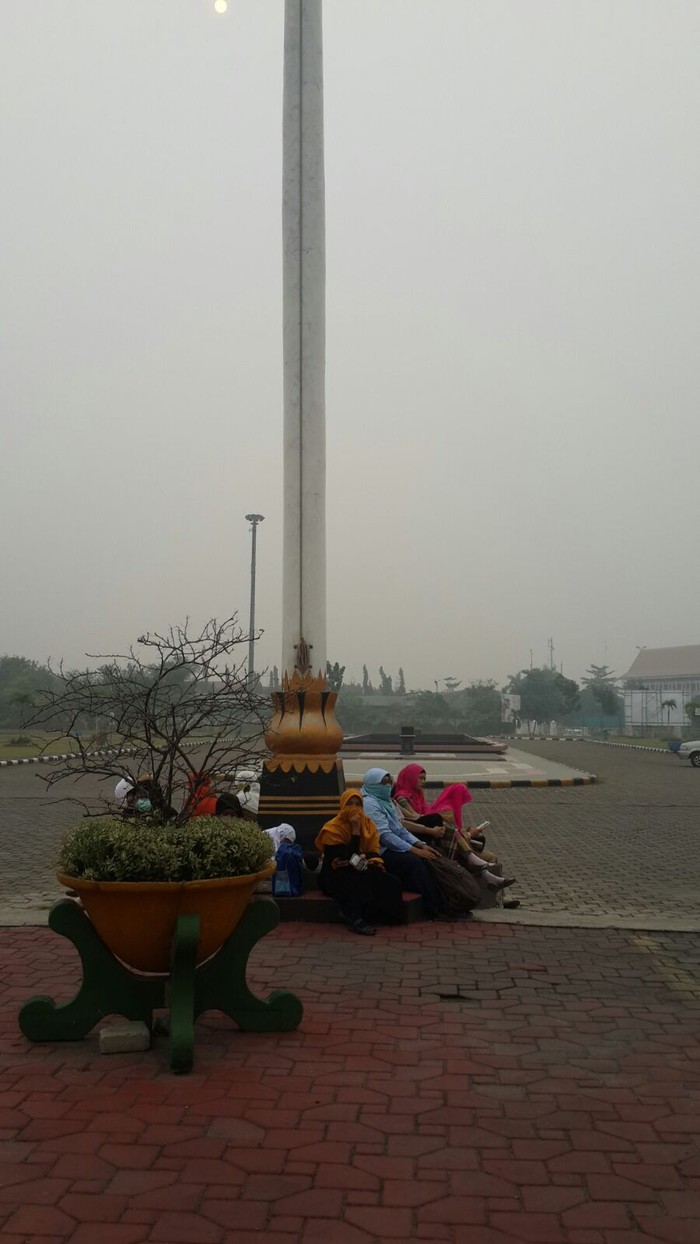 Sempat Menipis, Hari ini Asap Pekat Kembali Selimuti Pekanbaru