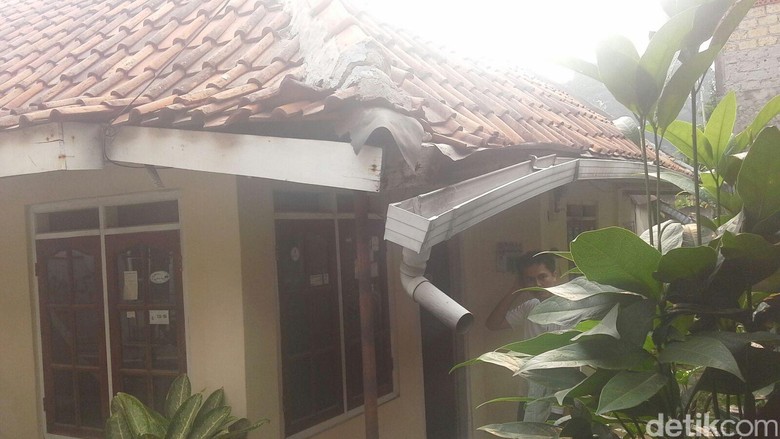 Menengok Rumah Sederhana Kapten Muslihat yang Berumur 3 Generasi Menengok Rumah Sederhana Kapten Muslihat yang Berumur 3 Generasi