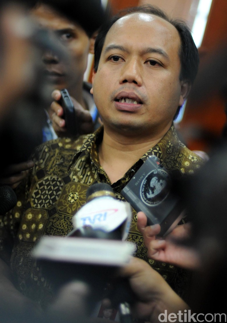 Tak Berani Tinggal dalam Bangunan, Warga Lombok Makin Butuh Tenda Tak Berani Tinggal dalam Bangunan, Warga Lombok Makin Butuh Tenda