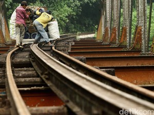 Ditjen Perkeretaapian Petakan 127 Jalur KA Rawan Banjir dan Longsor