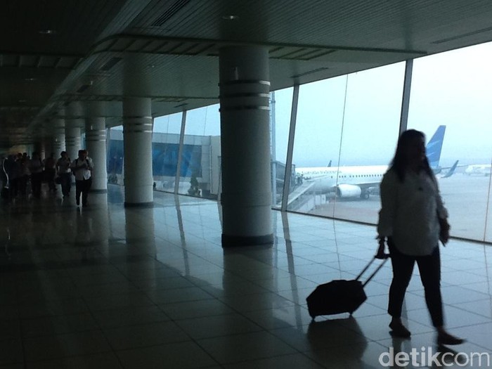 Pejabat Tak Boleh Lagi Dijemput di Apron Bandara, ini Kata Ahok