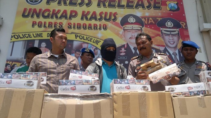 Home Industry Rokok Digerebek, Satu Tersangka Diamankan