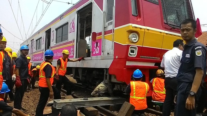 Rel Bengkok di Manggarai Selesai Diperbaiki, Kereta Siap Berangkat