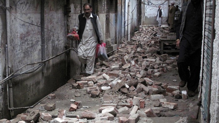Jelang Musim Dingin, Korban Gempa di Pakistan Mohon Bantuan