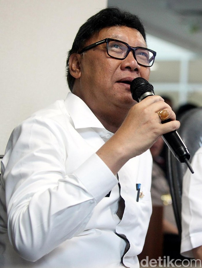 Tjahjo Tak Terkejut Yusril Jadi Lawyer Jokowi: Dia Idealis-Objektif