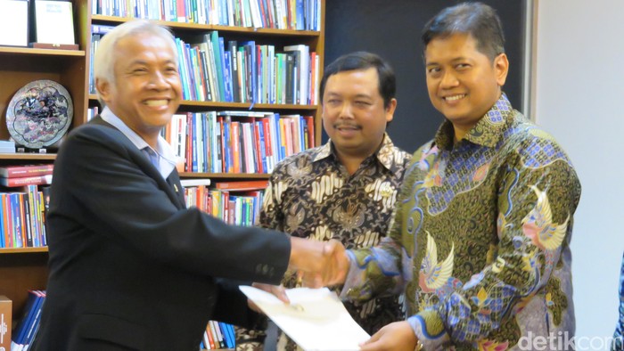 Inisiator Pansus Karhutla Serahkan 171 Tanda Tangan ke Pimpinan DPR