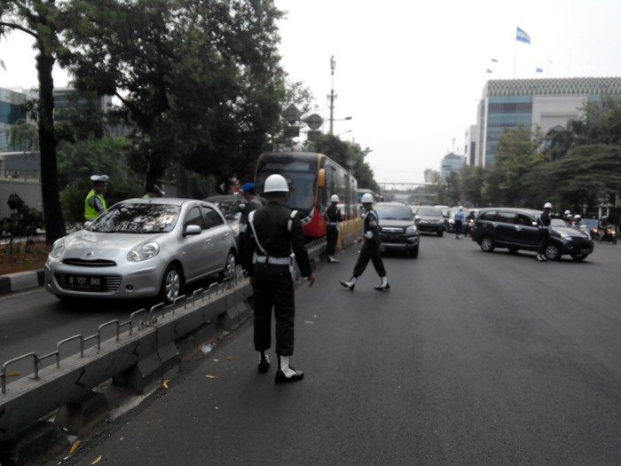 Puluhan Orang Terjaring Razia Stiker TNI di Jl Kramat Raya