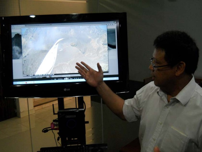 CCTV Pemantau Merapi Terganggu Bendera Pendaki, ini Respons Kepala BPPTKG